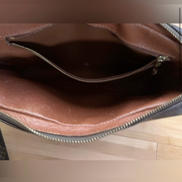LOUIS VUITTON Monogram Canvas Marly Dragonne GM Clutch Bag E4032 Louis Vuitton Monogram Canvas Marly Dragonne GM Wristlet Clutch/ Cosmetic Bag